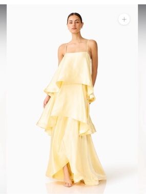 elliatt petunia maxi dress Elliatt Petunia Maxi dress size small! SO flattering! Size small